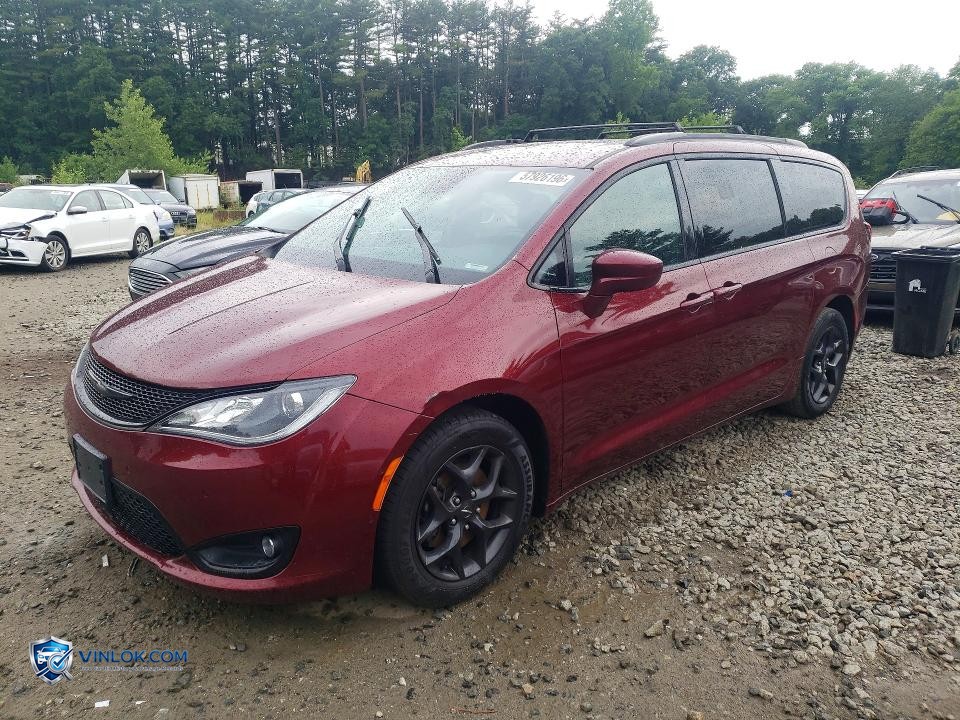 2020 CHRYSLER PACIFICA TOURING L – Lot 57926196 auction photo