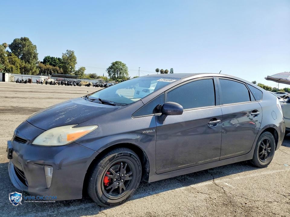 2013 TOYOTA PRIUS TWO – Lot 57946596 auction photo