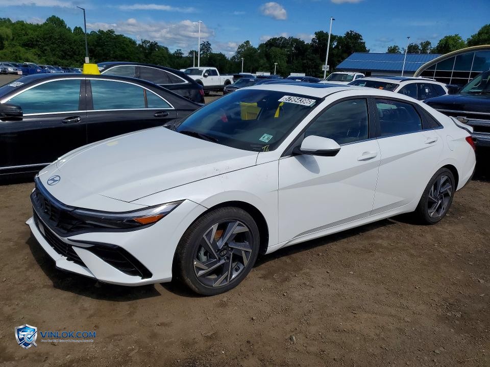 2025 HYUNDAI ELANTRA LIMITED – Lot 57954396 auction photo