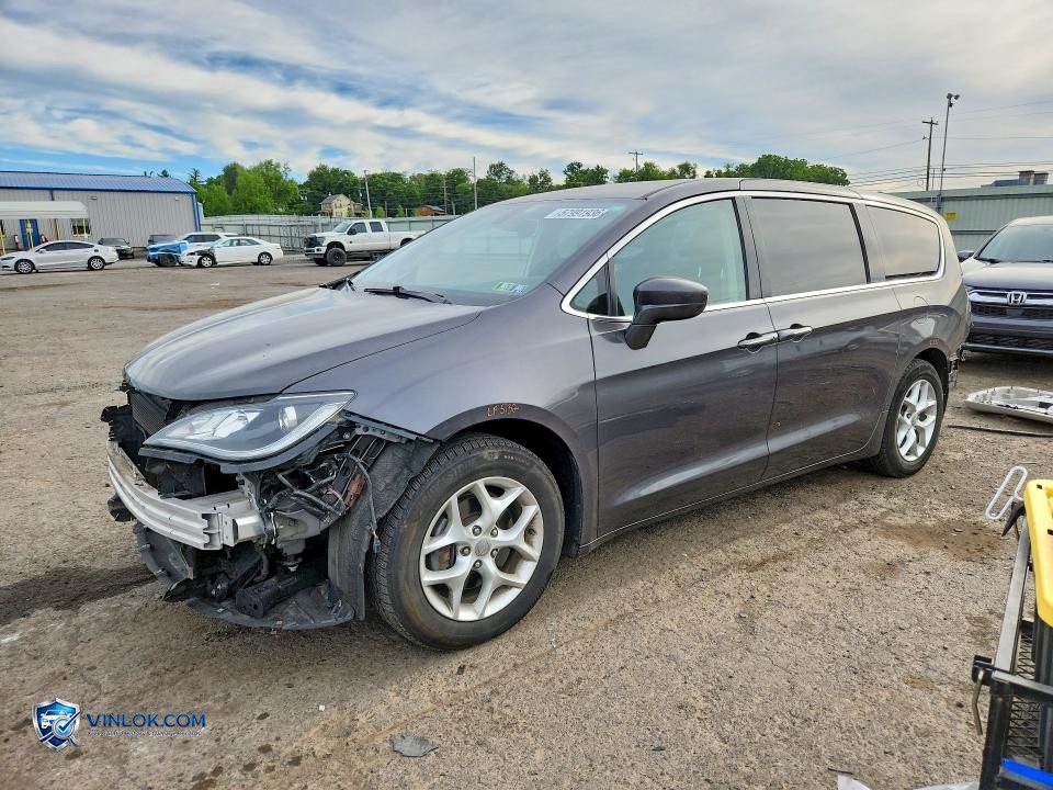 2018 CHRYSLER PACIFICA TOURING PLUS – Lot 57991936 auction photo