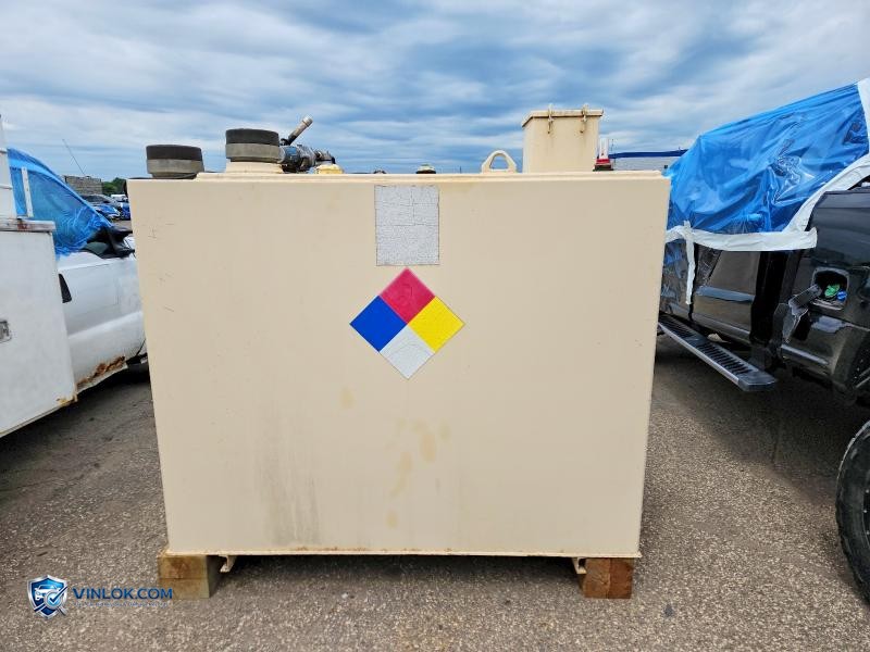 2000 CS LUBE CUBE – Lot 58111786 auction photo