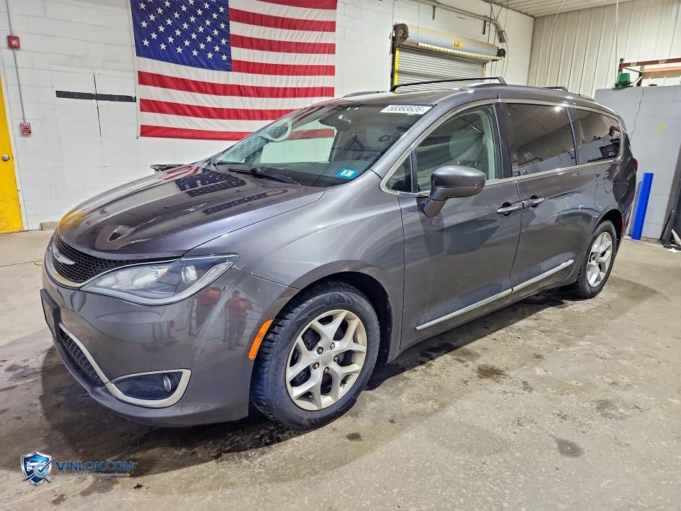 2017 CHRYSLER PACIFICA TOURING L – Lot 58383626 auction photo
