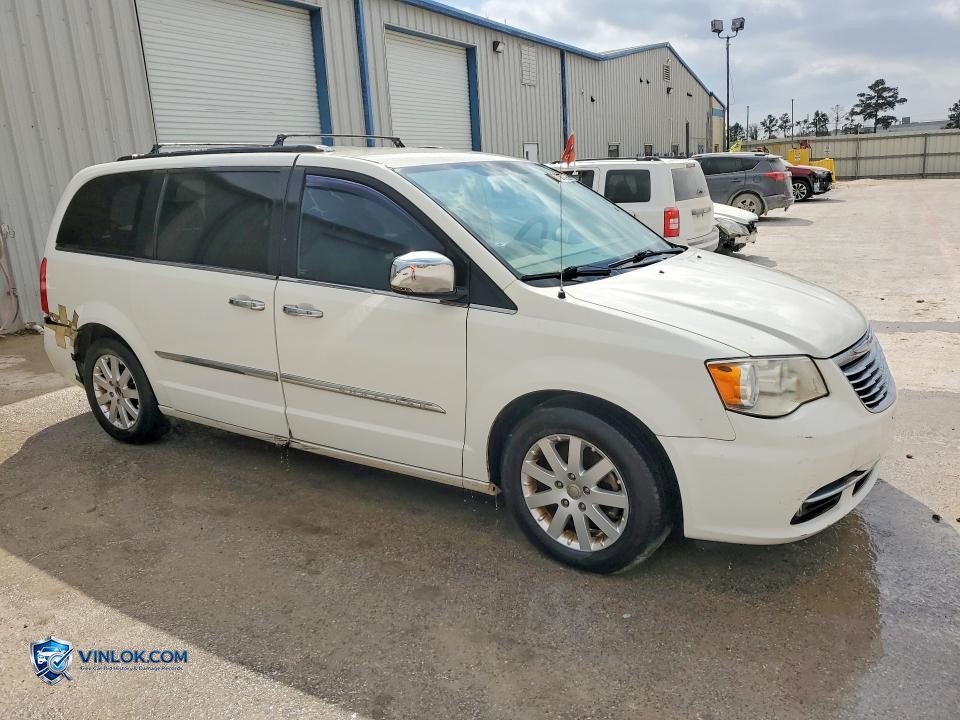 2012 CHRYSLER TOWN & COUNTRY TOURING L – Lot 66412585 auction photo