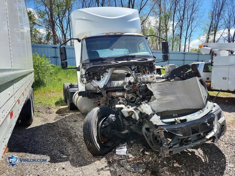 2023 INTERNATIONAL RH613 SEMI TRUCK – Lot 72442165 auction photo