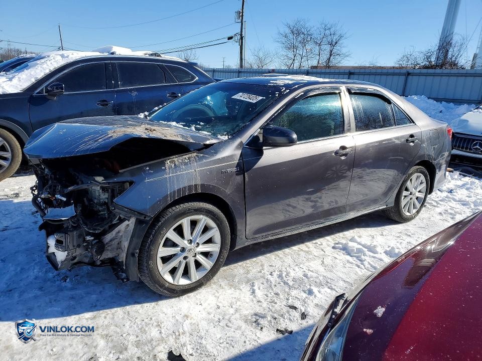 2013 TOYOTA CAMRY HYBRID – Lot 74728405 auction photo