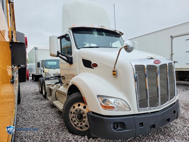 2020 PETERBILT 579 SEMI TRUCK – Lot 75373425 auction photo