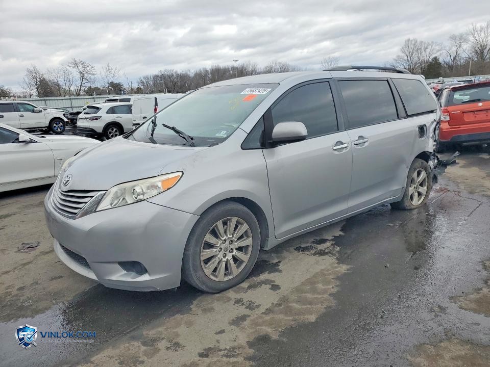 2015 TOYOTA SIENNA LE – Lot 75831495 auction photo
