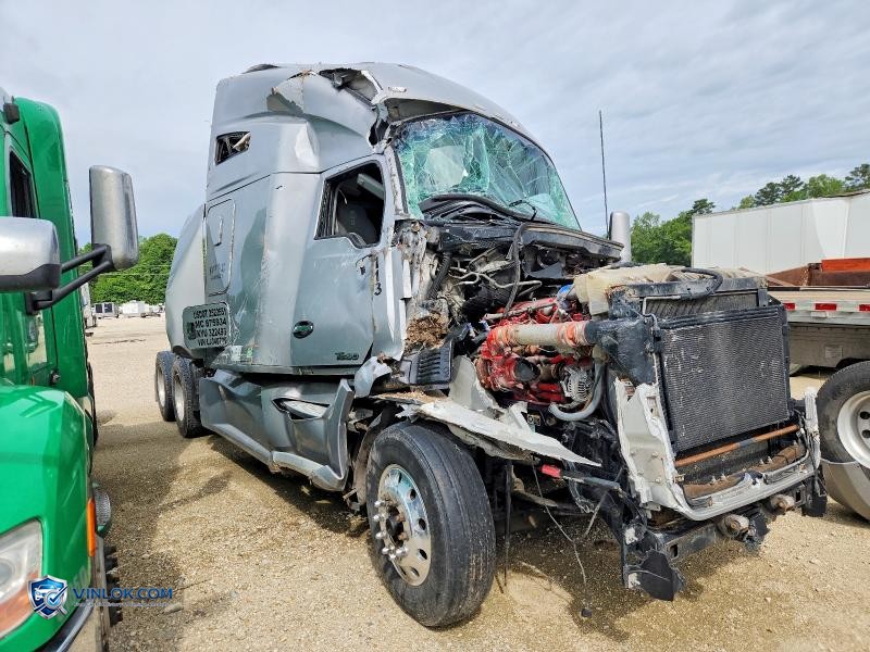 2020 KENWORTH T680 SEMI TRUCK – Lot 77246905 auction photo