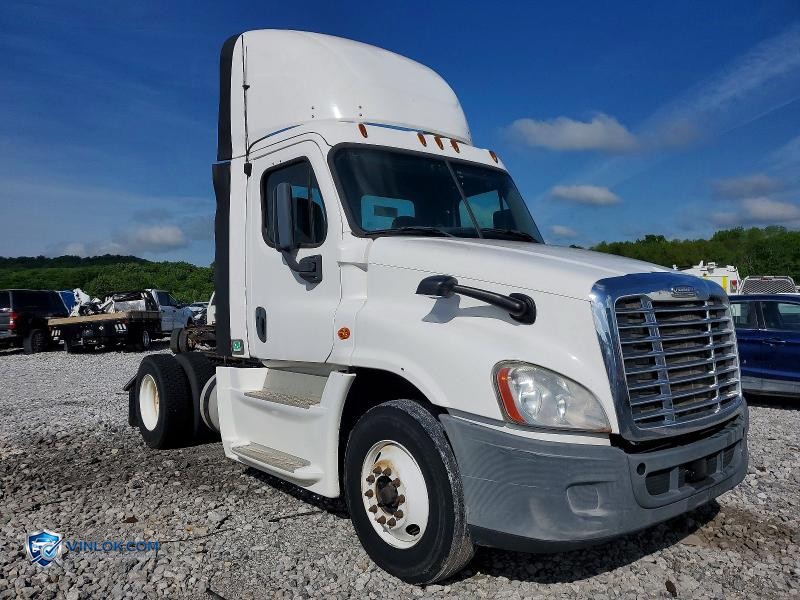 2014 FREIGHTLINER CASCADIA SEMI TRUCK – Lot 77531025 auction photo