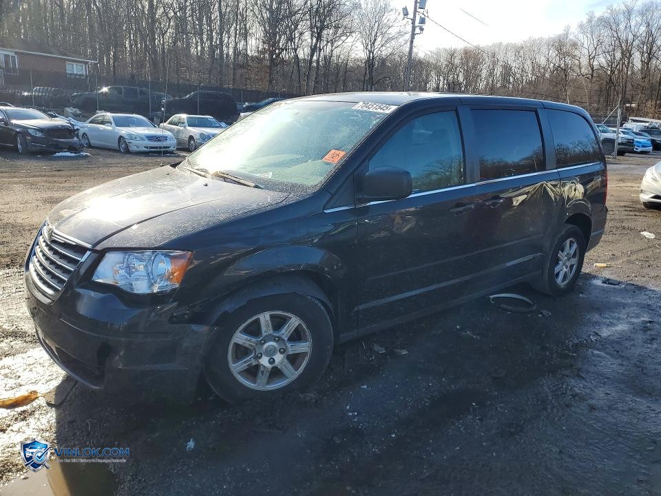 2010 CHRYSLER TOWN & COUNTRY LX – Lot 78451545 auction photo