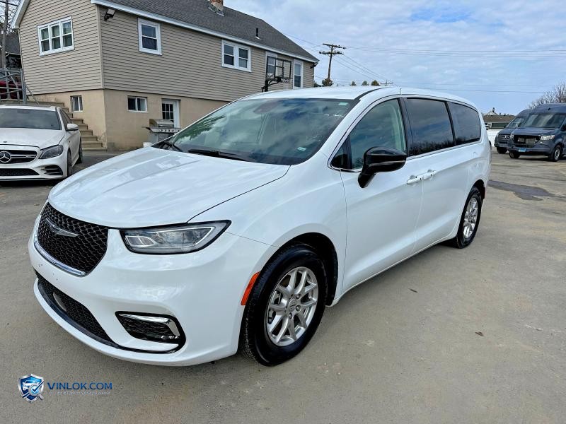 2024 CHRYSLER PACIFICA TOURING L – Lot 79958995 auction photo