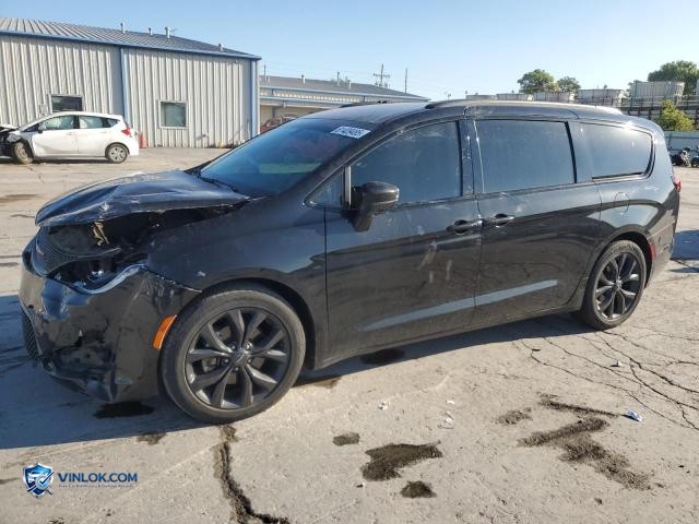 2019 CHRYSLER PACIFICA TOURING L PLUS – Lot 81409485 auction photo