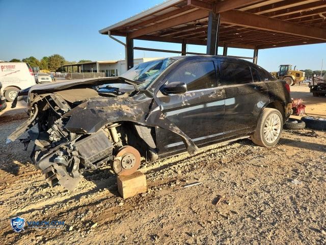 2013 CHRYSLER 200 LX – Lot 84551875 auction photo