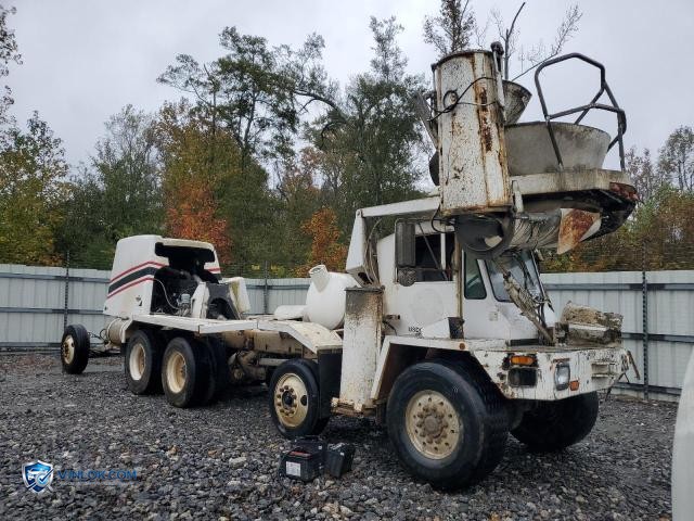 2007 OSHKOSH S SERIES READY MIX TRUCK – Lot 89832885 auction photo