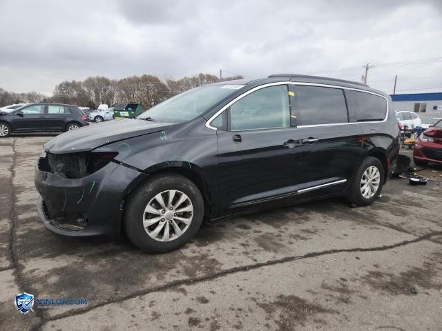 2017 CHRYSLER PACIFICA TOURING L – Lot 92702065 auction photo