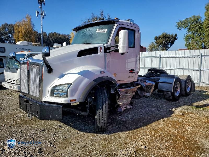 2024 KENWORTH T880 SEMI TRUCK – Lot 93956255 auction photo