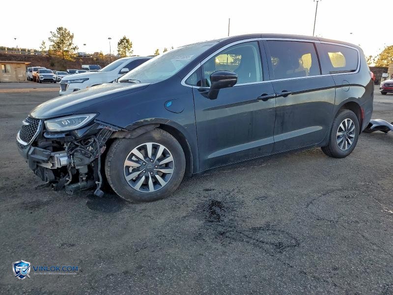 2023 CHRYSLER PACIFICA HYBRID TOURING L – Lot 97276095 auction photo