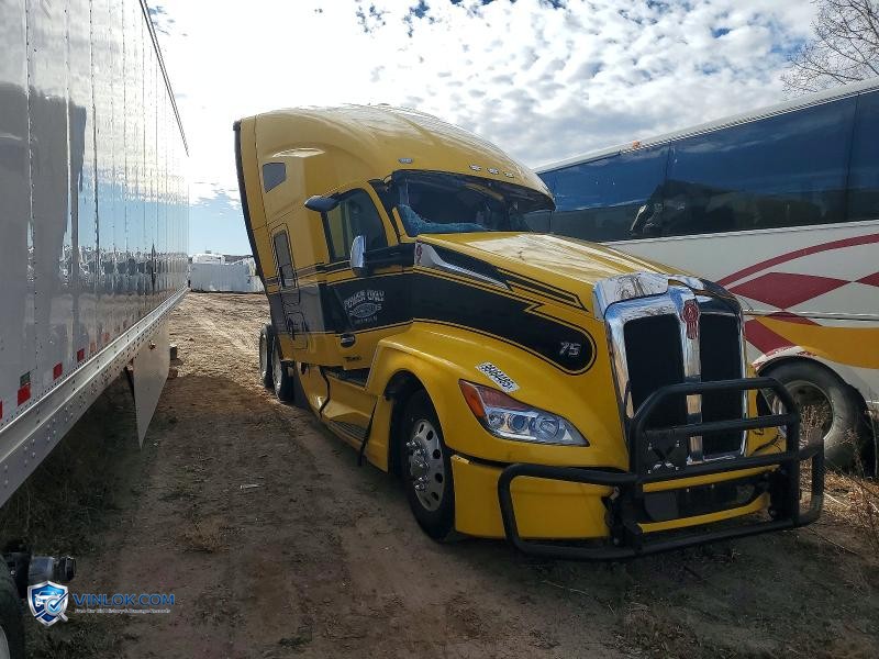 2026 KENWORTH T680 SEMI TRUCK – Lot 98464485 auction photo