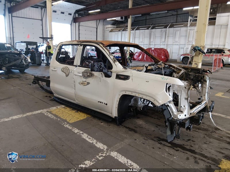 2024 GMC SIERRA 1500 4WD  SHORT BOX AT4 – Lot 43683671 auction photo