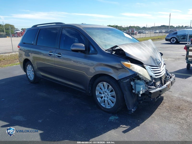 2012 TOYOTA SIENNA LIMITED V6 7 PASSENGER – Lot 44188174 auction photo