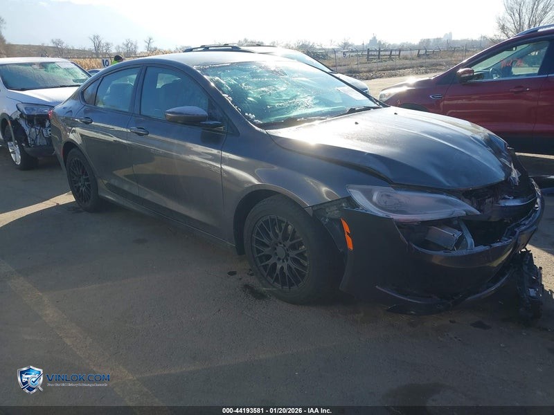 2015 CHRYSLER 200 S – Lot 44193581 auction photo