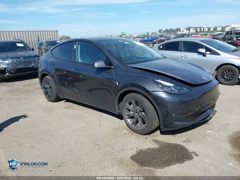 2024 TESLA MODEL Y LONG RANGE DUAL MOTOR ALL-WHEEL DRIVE – Lot 44484065 auction photo
