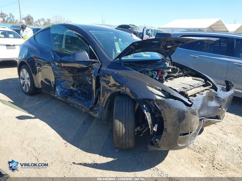 2024 TESLA MODEL Y LONG RANGE SINGLE MOTOR REAR-WHEEL DRIVE/RWD – Lot 44539662 auction photo