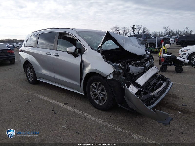 2023 TOYOTA SIENNA LE – Lot 44629982 auction photo