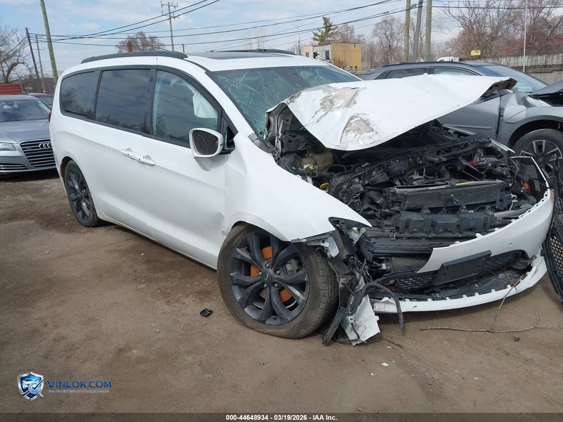 2018 CHRYSLER PACIFICA LIMITED – Lot 44648934 auction photo