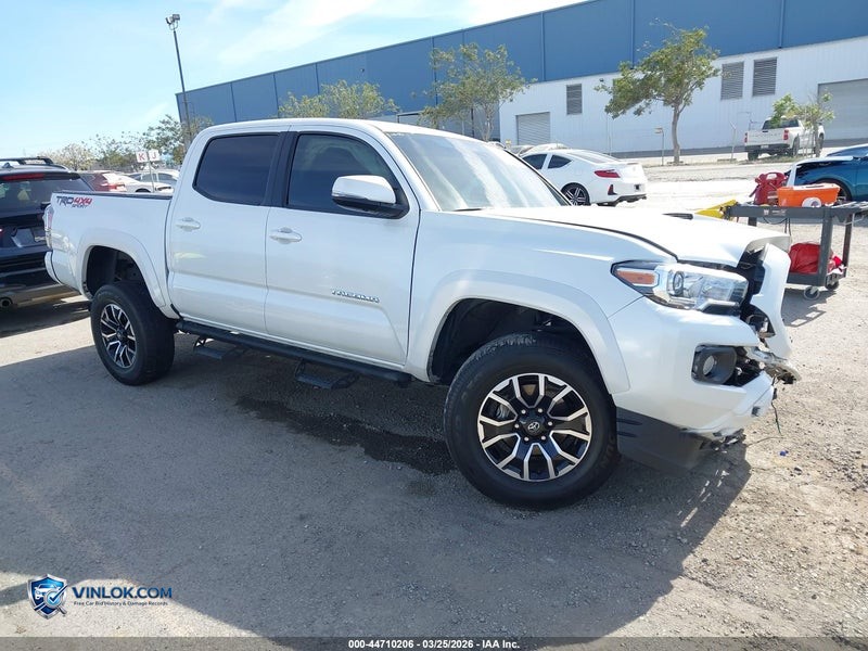 2023 TOYOTA TACOMA TRD SPORT – Lot 44710206 auction photo