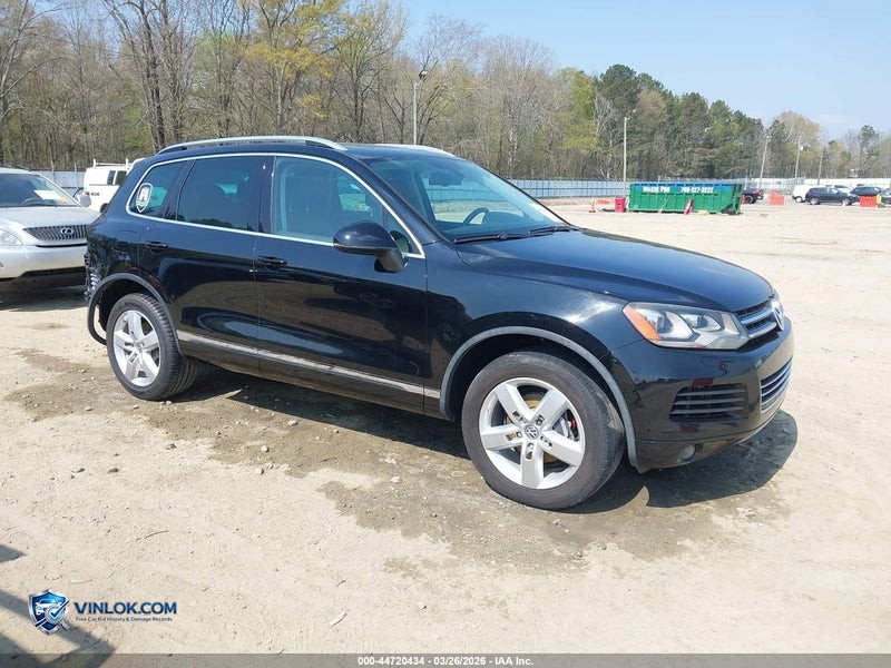 2014 VOLKSWAGEN TOUAREG 3.6L LUX – Lot 44720434 auction photo