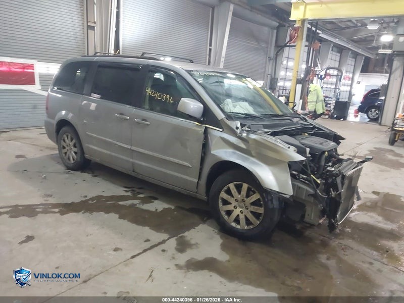 2016 CHRYSLER TOWN & COUNTRY – Lot 44240396 auction photo