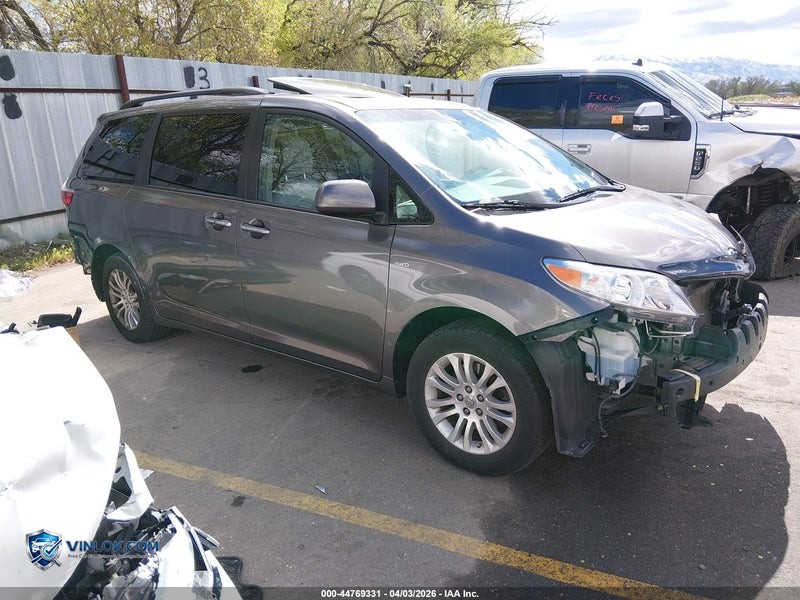 2017 TOYOTA SIENNA XLE 7 PASSENGER – Lot 44769331 auction photo