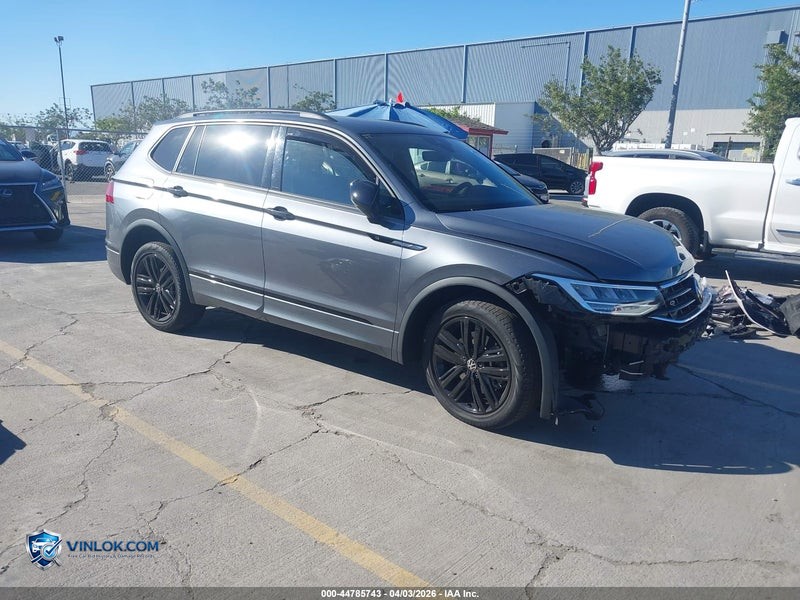 2022 VOLKSWAGEN TIGUAN 2.0T SE R-LINE BLACK – Lot 44785743 auction photo