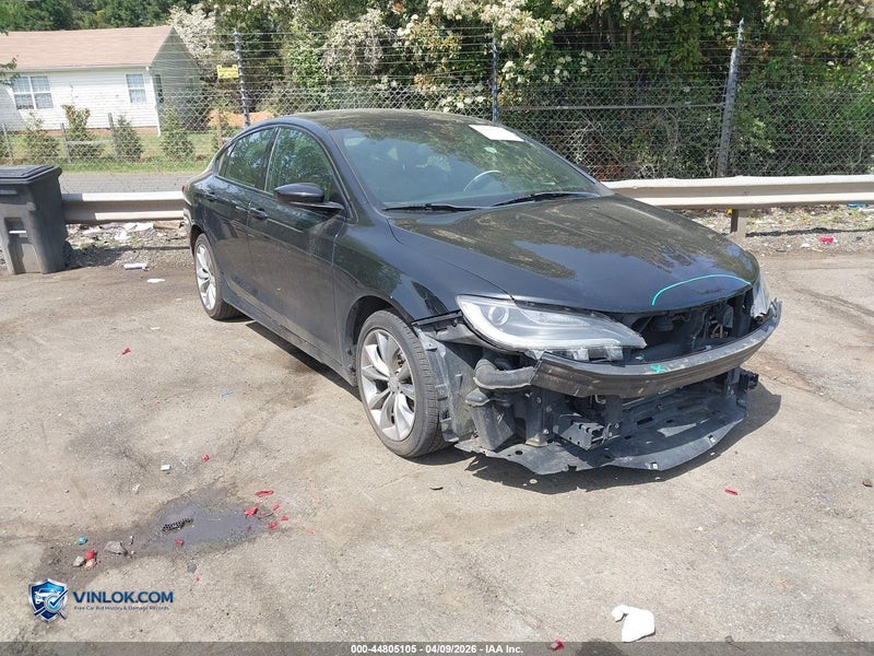 2015 CHRYSLER 200 S – Lot 44805105 auction photo