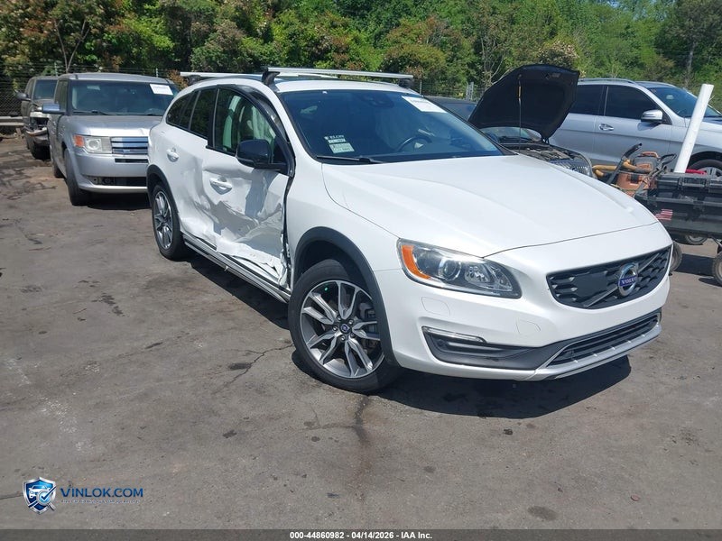 2017 VOLVO V60 CROSS COUNTRY T5 PLATINUM – Lot 44860982 auction photo