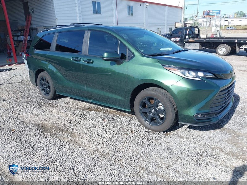 2025 TOYOTA SIENNA WOODLAND EDITION – Lot 44871666 auction photo