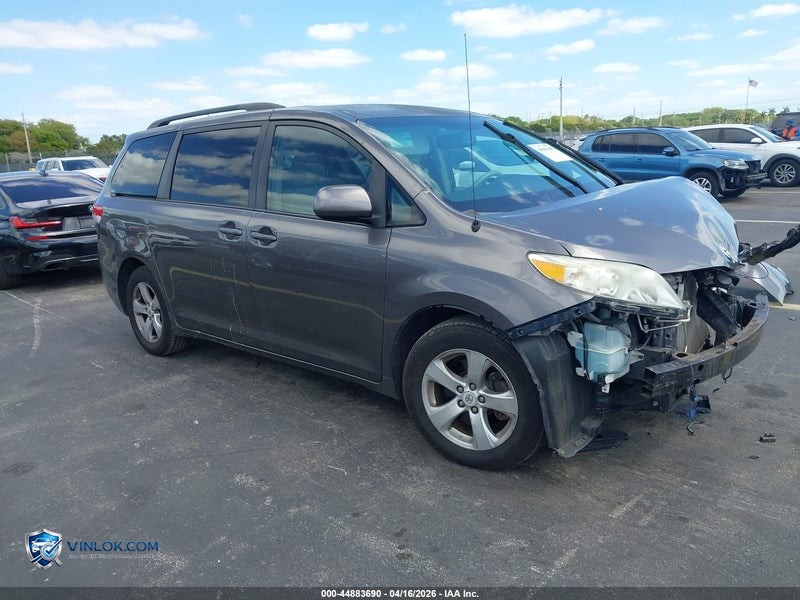 2012 TOYOTA SIENNA LE V6 8 PASSENGER – Lot 44883690 auction photo