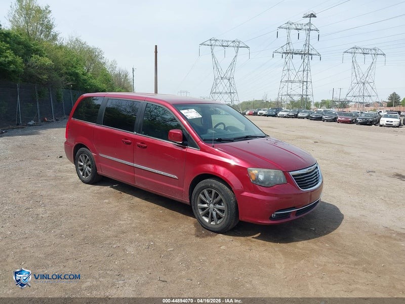 2014 CHRYSLER TOWN & COUNTRY S – Lot 44894070 auction photo