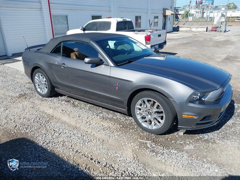 2013 FORD MUSTANG V6 PREMIUM – Lot 44904094 auction photo