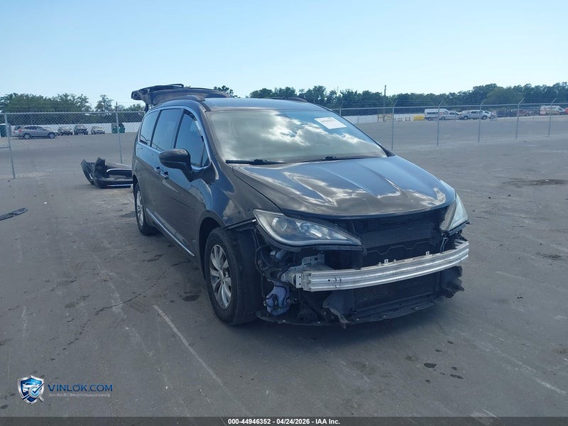 2017 CHRYSLER PACIFICA TOURING-L – Lot 44946352 auction photo
