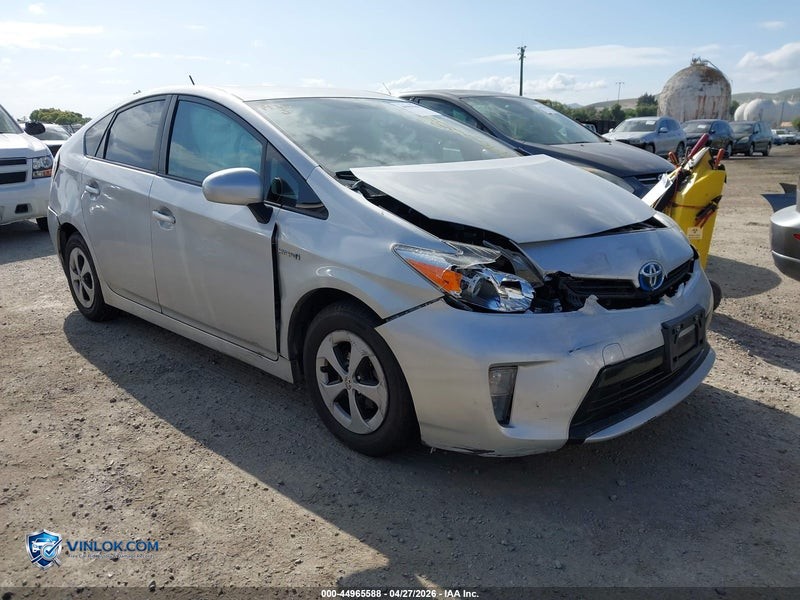 2014 TOYOTA PRIUS THREE – Lot 44965588 auction photo