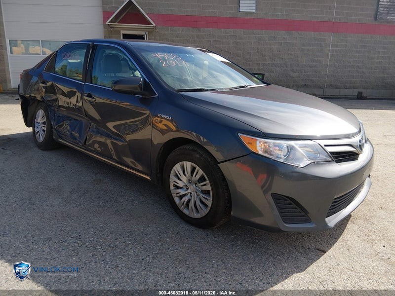 2013 TOYOTA CAMRY HYBRID LE – Lot 45082018 auction photo