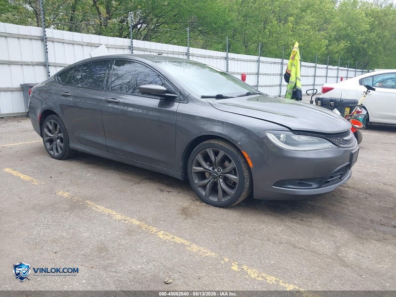 2015 CHRYSLER 200 S – Lot 45082840 auction photo