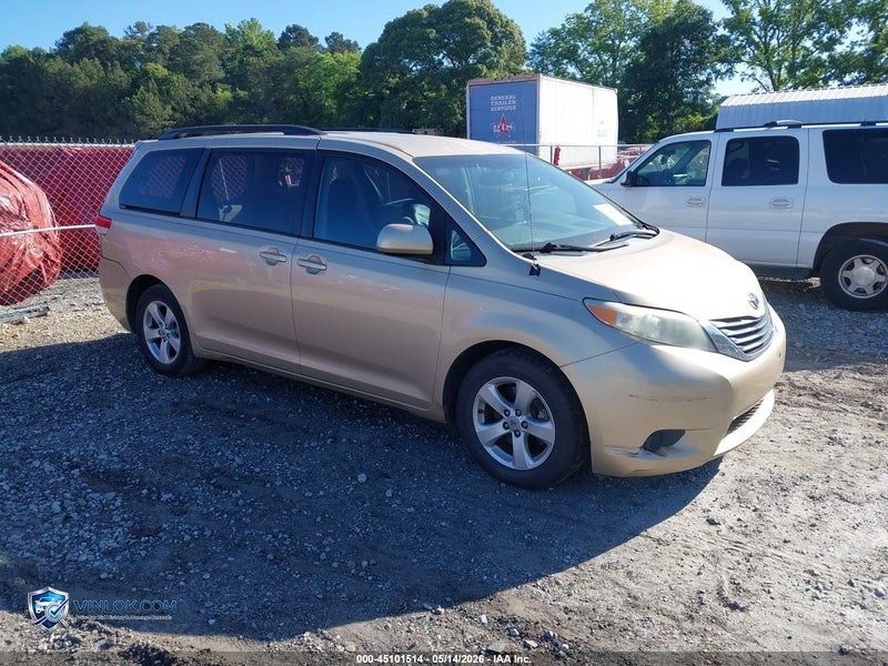 2011 TOYOTA SIENNA LE V6 – Lot 45101514 auction photo