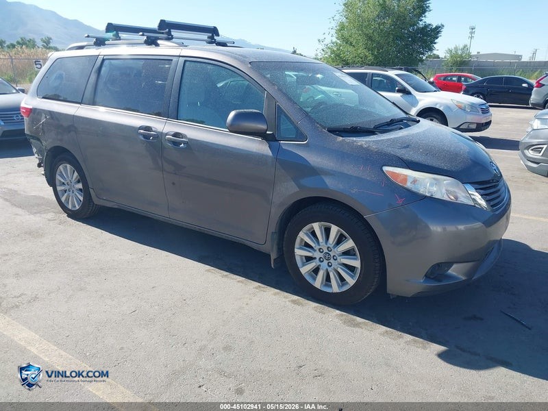 2015 TOYOTA SIENNA LE 7 PASSENGER – Lot 45102941 auction photo