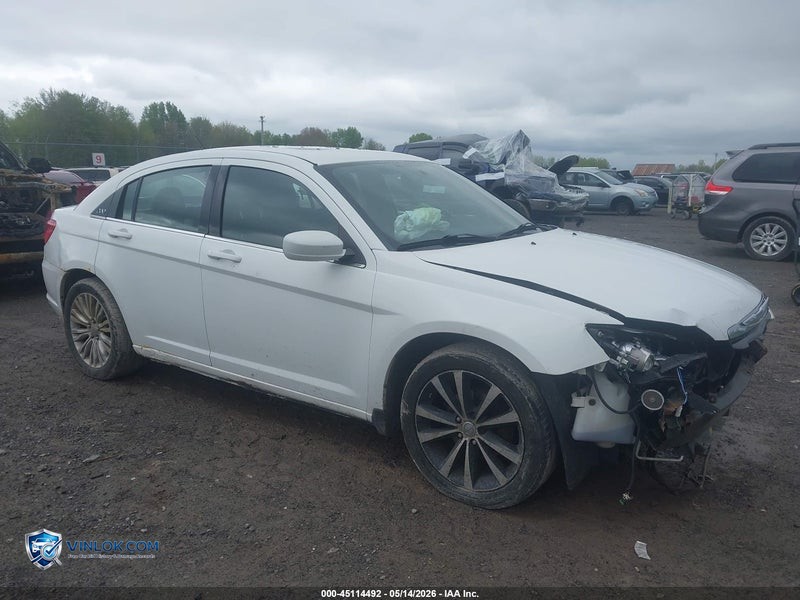 2013 CHRYSLER 200 LIMITED – Lot 45114492 auction photo