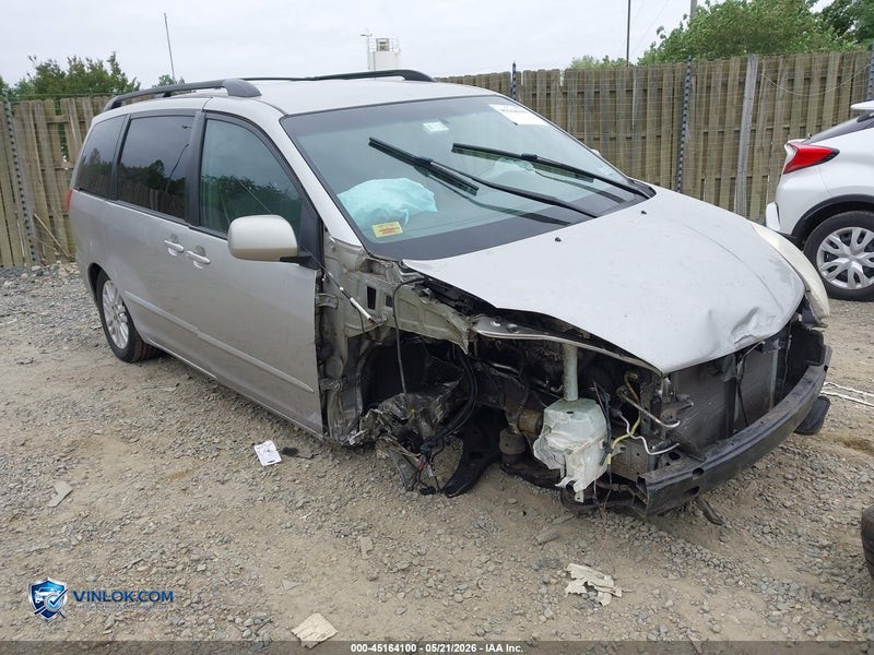 2010 TOYOTA SIENNA XLE – Lot 45164100 auction photo