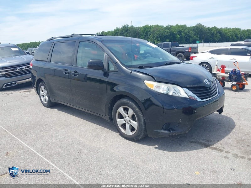 2011 TOYOTA SIENNA LE V6 – Lot 45191455 auction photo