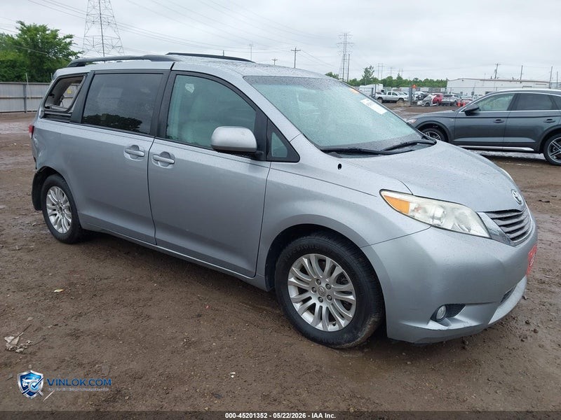 2011 TOYOTA SIENNA XLE V6 – Lot 45201352 auction photo